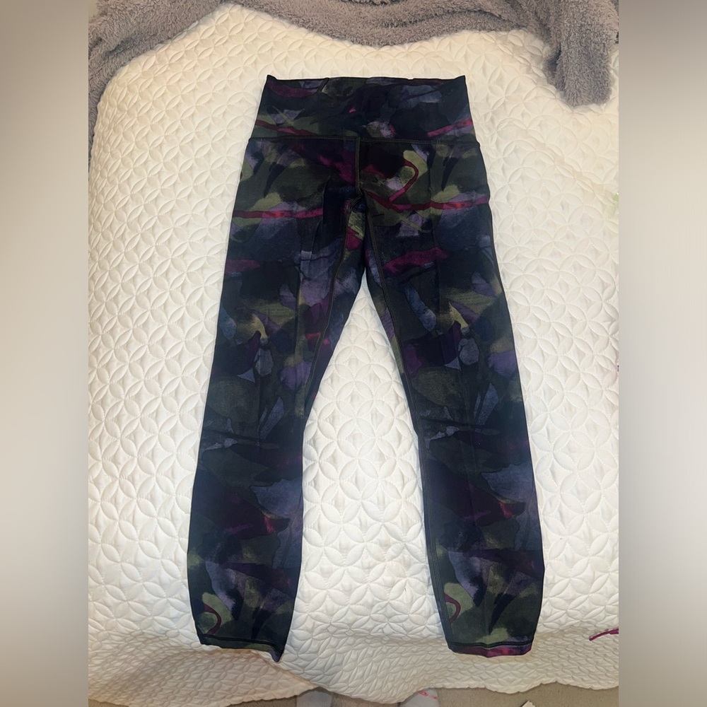 Lululemon wonder under